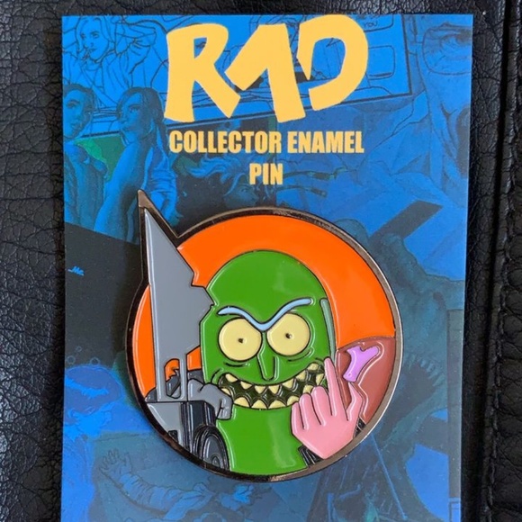Exclusive Rick & Morty "Pickle Rick" Collector Enamel Pin - Picture 4 of 4